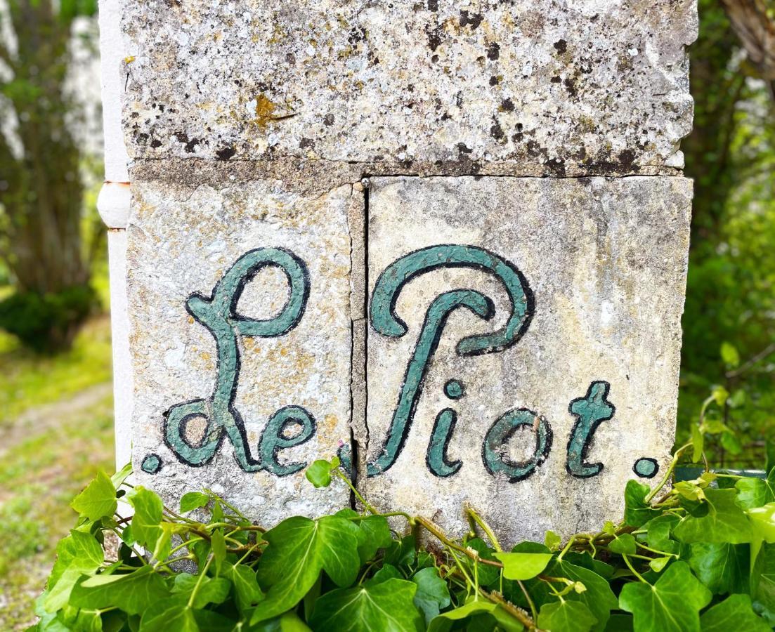Petit Chateau Le Piot Bed & Breakfast Fleurance Ngoại thất bức ảnh