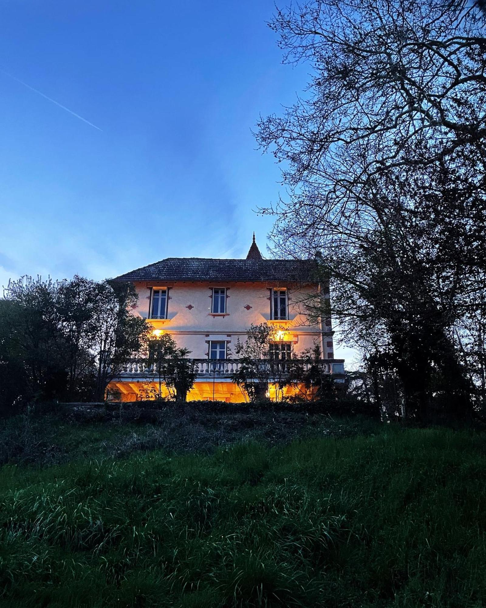 Petit Chateau Le Piot Bed & Breakfast Fleurance Ngoại thất bức ảnh